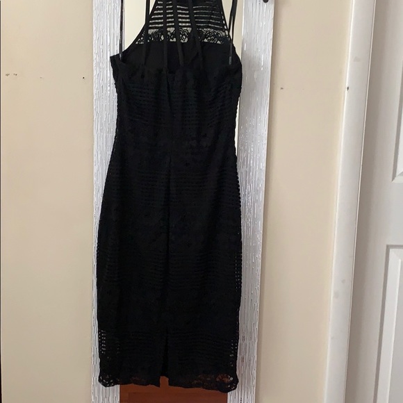 Black guess zip up dress. - Picture 4 of 4
